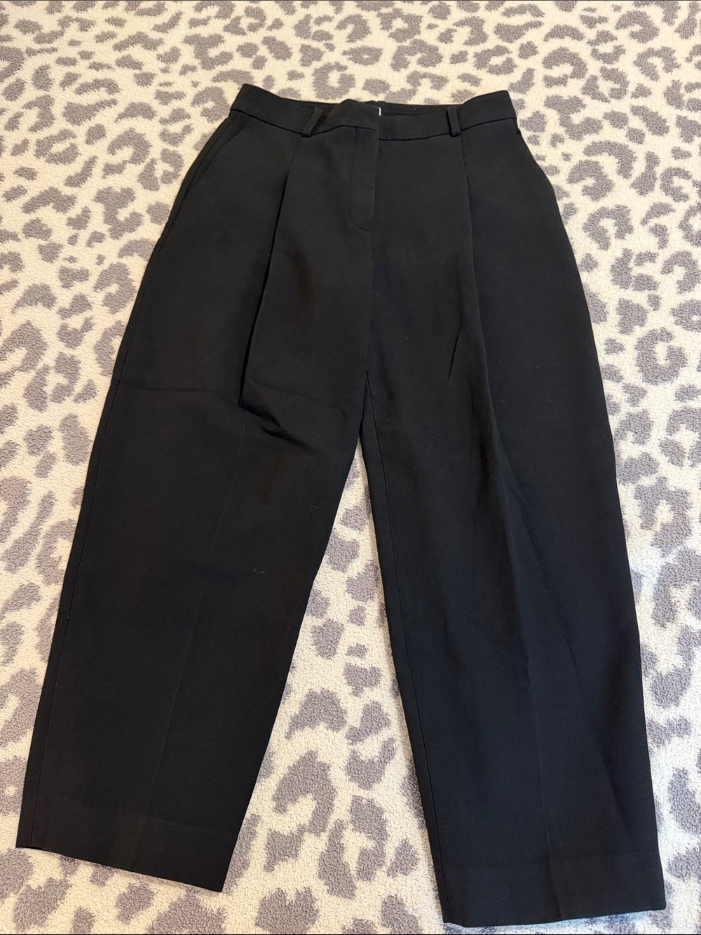 Aritzia Black Barrel-Leg Trouser